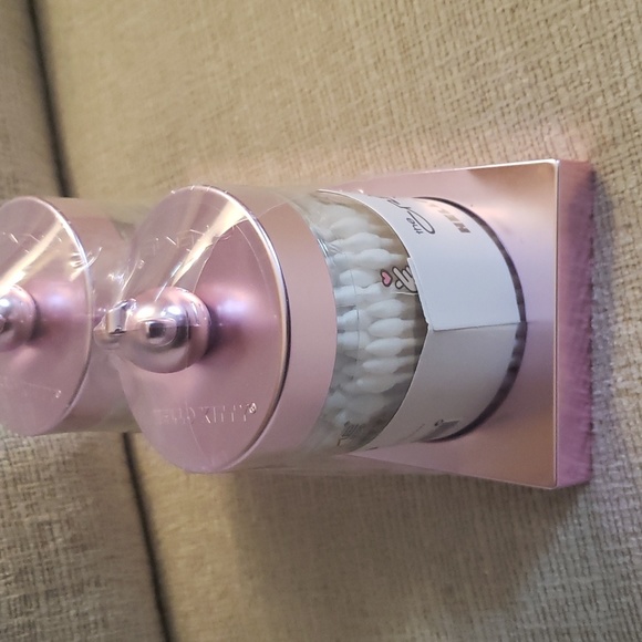 Hello Kitty 6 pc Makeup Brush Set & 2 reusable glass jars - Picture 12 of 12